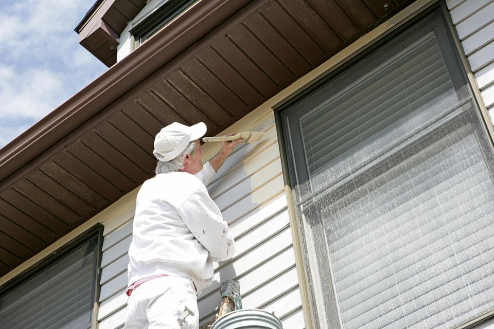 What Are The Advantages of Hiring A Professional Company To Paint Your Home?